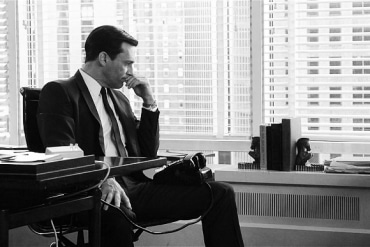 Faut-il remettre le travail au c&oelig;ur de la soci&eacute;t&eacute;&nbsp;? (Tribune)